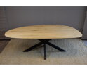 EIken eettafel organisch met spinpoot 180x100 cm