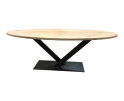 Ovale eiken eettafel met grote metalen V-poot | 240x100