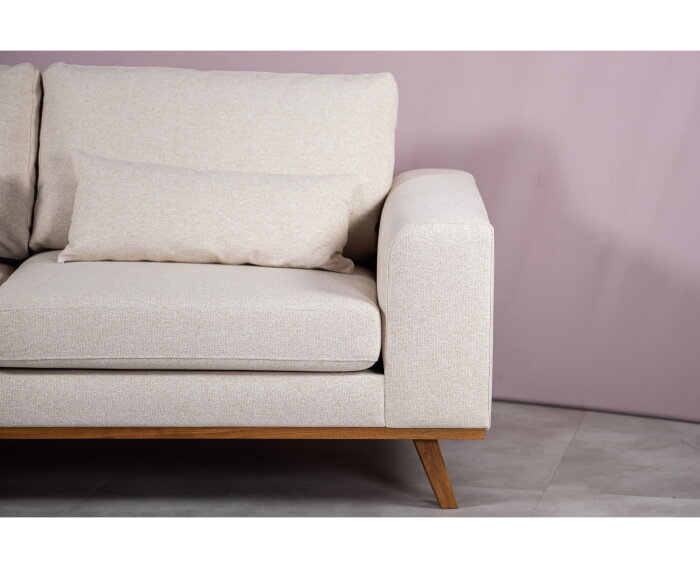 Hoekbank Elora Chaise Longue Links – Beige Stof – Houten Poten – 283 x 160 cm - By-Olaf