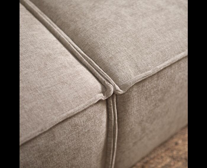 PLAY met chaise longue links - Tesla 2003