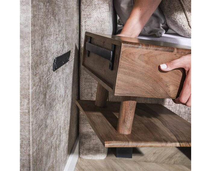 Nachtkastje 1L shelve Carve - Massief acacia drift brown