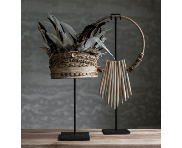 Balinese hoed met schelpen en veren