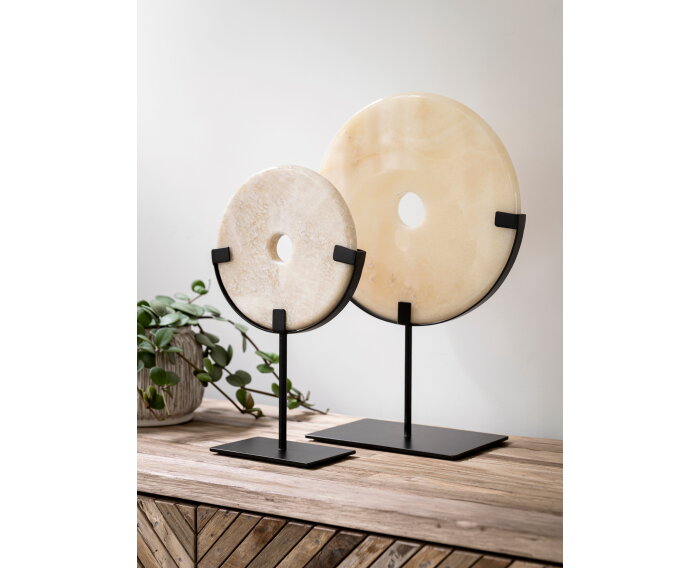 Coin Onyx on a stand small