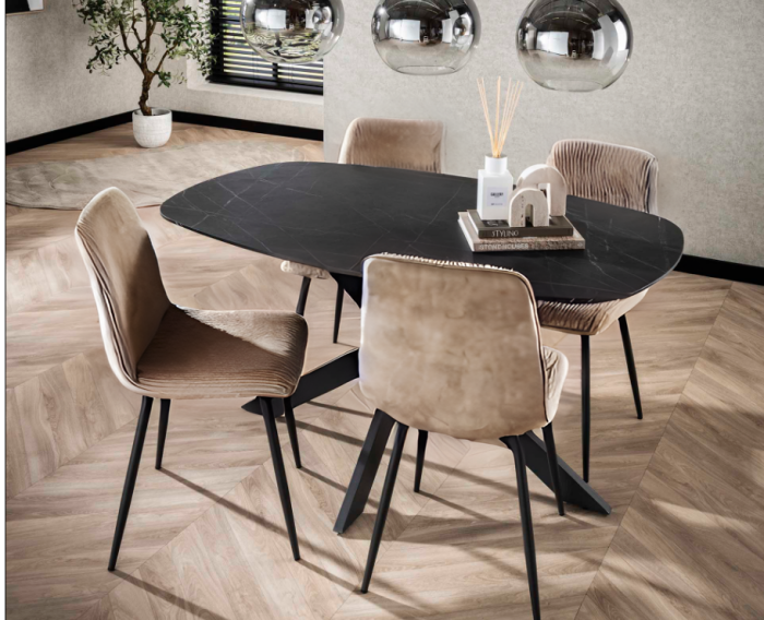 Combideal eetkamerset: Deens ovale eettafel Marquina marmerlook met 4 ribstof stoelen - zandkleur