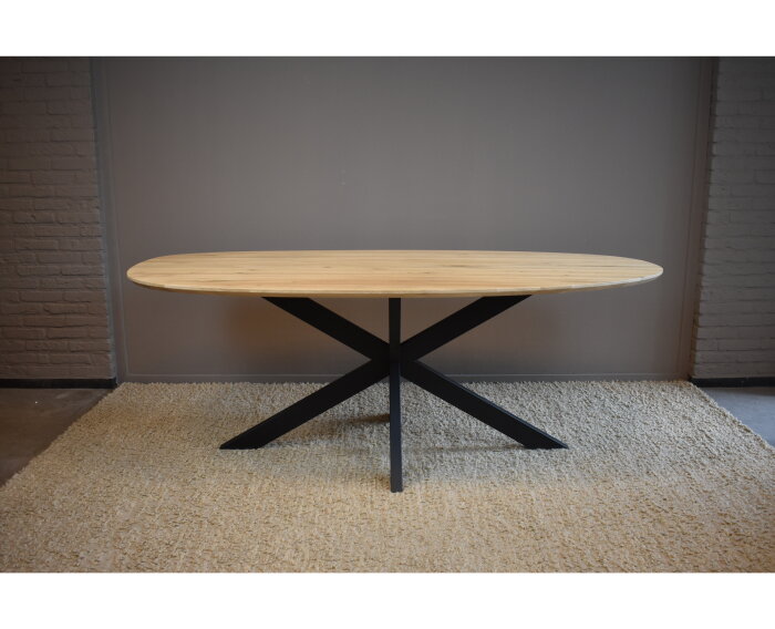 EIken eettafel organisch met spinpoot 180x100 cm
