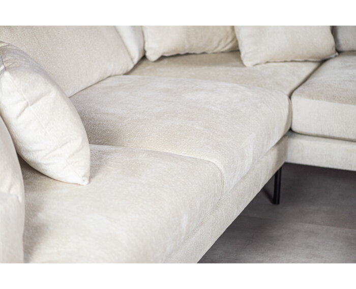 Hoekbank Elvano Rechts By-Olaf – Stof Loris Champagne – Luxe 3-zits met hoek links – 293 x 210 cm